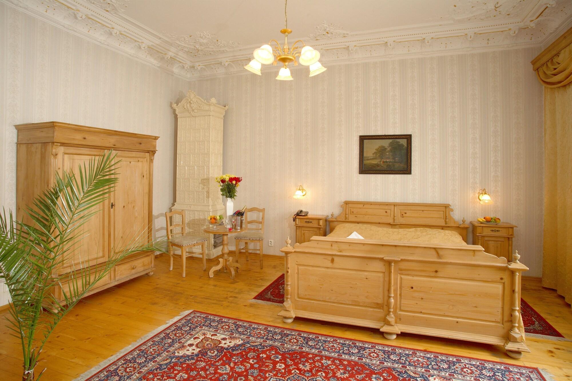 Heluan Hotell Karlsbad Exteriör bild