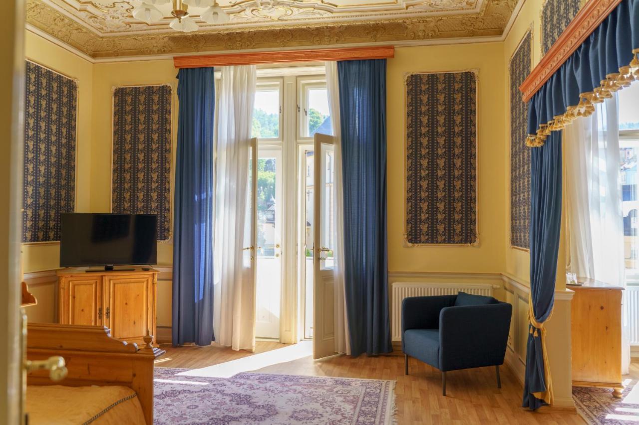 Heluan Hotell Karlsbad Exteriör bild