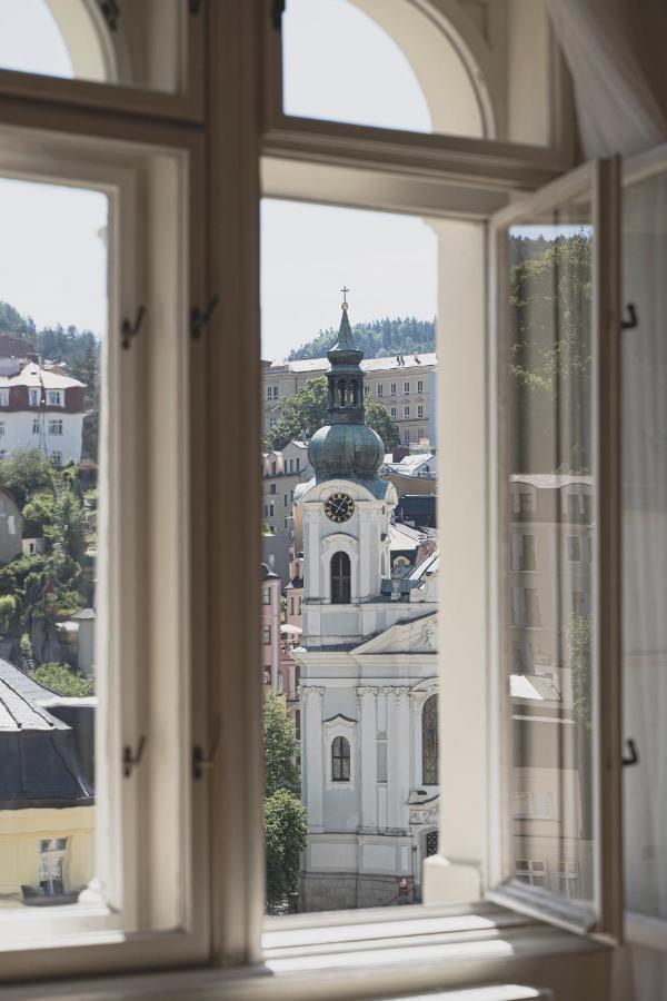 Heluan Hotell Karlsbad Exteriör bild