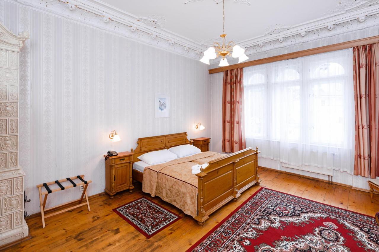 Heluan Hotell Karlsbad Exteriör bild